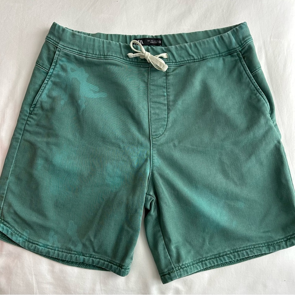 Zara Men's Green Shorts US L
